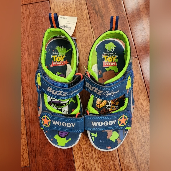 Kids Toy Story Velcro Sandals - Picture 5 of 8